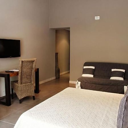 L'Hotellerie Kouros Cuers Rum bild