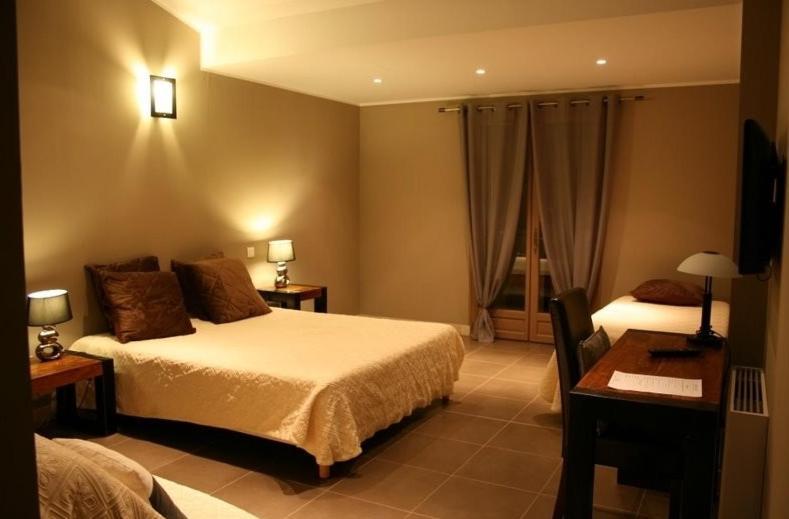 L'Hotellerie Kouros Cuers Rum bild
