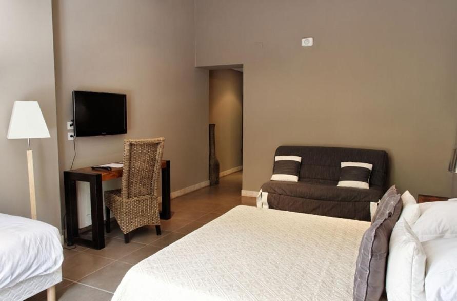 L'Hotellerie Kouros Cuers Rum bild